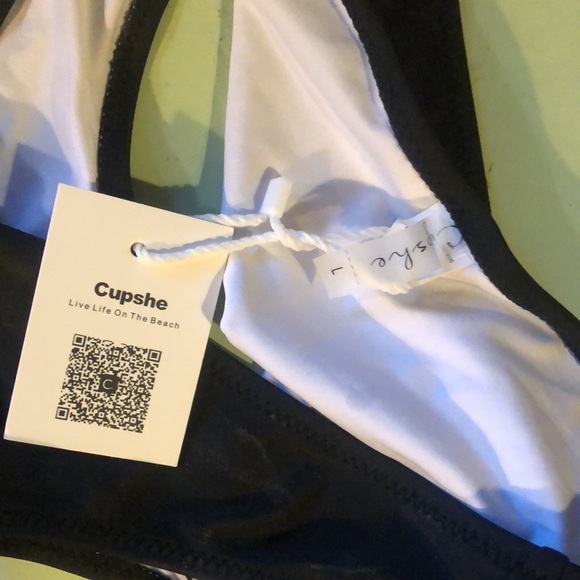 Cupshe black bikini bottoms -basic medium coverage - Picture 3 of 3